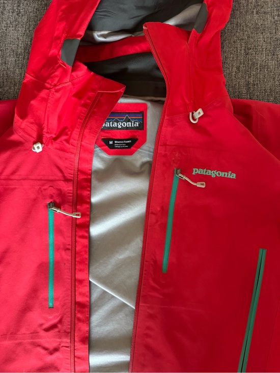 Patagonia Jackets & Blazers - Patagonia Women’s Red Hooded Raincoat with Teal Zippers